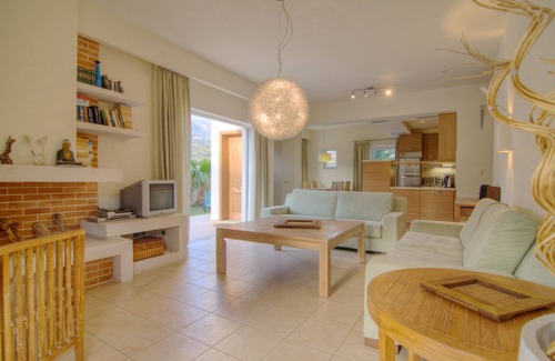 Agios Vasileios Maison | Villa Alkisti, private pool, near the beach, located in the center of village