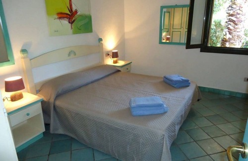 Porto Pozzo Cabine | Villa Allegra 1 - Pool Lawn Barbecue. GER-AL1