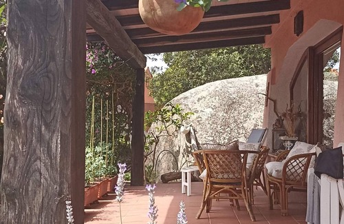 Punta Sardegna Villa | Villa Almar La Sarra in village, pool in granite rock setting.