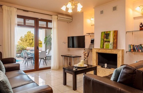 Mikro Metchi Villa | Villa Aloe - Mikra Anogia Villas
