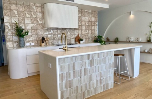 Runaway Bay Maison | Villa Alysea at Runaway Bay - 3 Bedroom, 4 bathroom and 2 living areas
