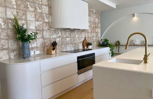 Runaway Bay Maison | Villa Alysea at Runaway Bay - 3 Bedroom, 4 bathroom and 2 living areas