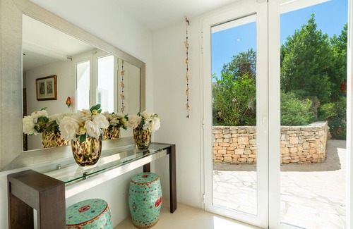Santa Eulalia del Rio Villa | Villa 'Amarantos' avec vue sur les montagnes, Wi-Fi et climatisation