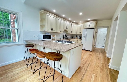 Bloomfield Hills Maison | Villa Amis, a modern take on a historic gem