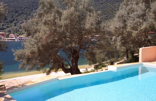 Sivota Villa | Villa Amoudia - Luxueuse villa directement sur la plage avec piscine privée
