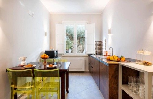 Casa Santa Appartement | Villa Angelina, La stalla: two bedrooms & two bathrooms apartment