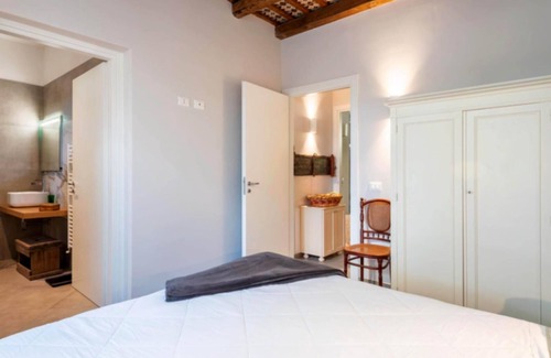 Casa Santa Appartement | Villa Angelina, La stalla: two bedrooms & two bathrooms apartment