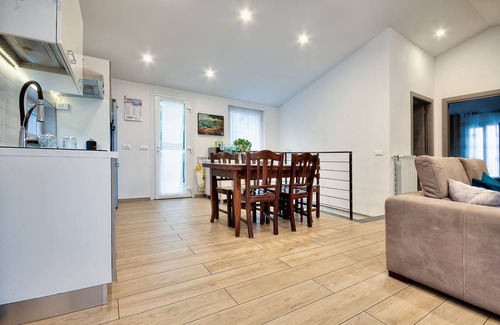 Poggi Villa | Villa Anna avec piscine privée située au rez-de-chaussée 2 chambres pour 6.