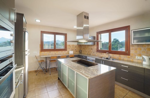 Pollensa Villa | Belle villa, de construction récente, avec des murs en pierre et environnement naturel