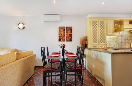 Alcantarilha Villa | Villa Arrancada 7 avec vue sur les montagnes, piscine, jardin et Wi-Fi