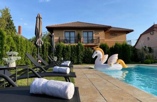 Keszthely Lit Et Petit-Déjeuner | Villa Aruba & Private SPA Suites
