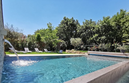 Maubec Villa | Villa at the foot of the Luberon heated pool