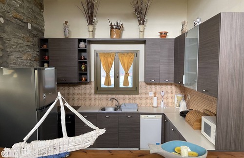 Kea Villa | Villa ATHENA - villa de cinq chambres avec piscine privée - cave -barbecue - héliport