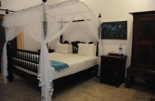 Thalaramba Hôtel | Villa Atulya at Ocean's edge
