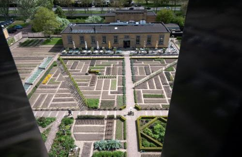 19e Eeuwse Schil Hôtel | Villa Augustus