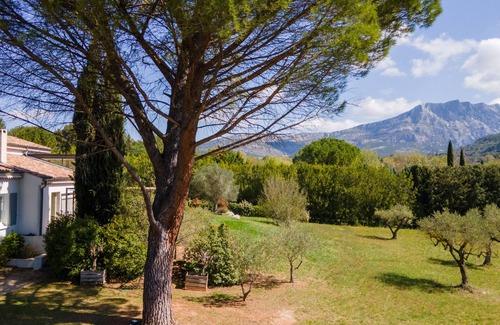 Le Tholonet Villa | Villa avec piscine chauffée et vue sur la Sainte Victoire à 15 minutes d'Aix