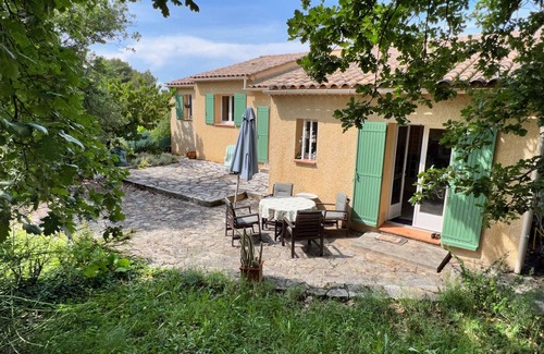 Faucon Villa | Villa 3* avec piscine privée sur les hauteurs de Faucon, à 15 km du Mont Ventoux