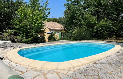 Faucon Villa | Villa 3* avec piscine privée sur les hauteurs de Faucon, à 15 km du Mont Ventoux