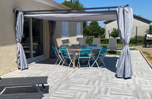 Franquevielle Maison | villa avec terrain de pétanque et terrasse proximités des montagnes , randonnées