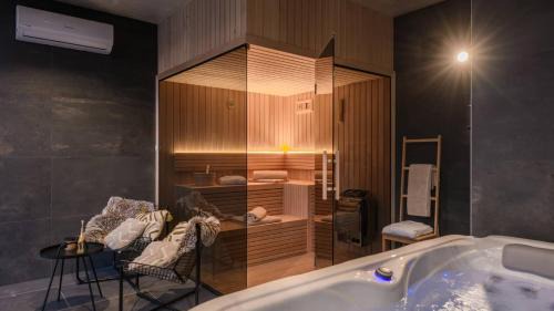 Niolon Appartement | Villa Avis Niolon with Pool