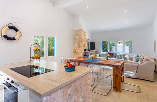 Cala Llombards Chalet De Ski | Villa Azul