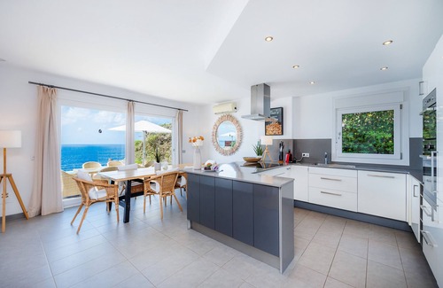 Cala Pi Villa | Villa 'Azul' avec piscine partagée, Wi-Fi et climatisation