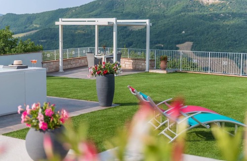Furlo Villa | Villa Azzurra 5 - Deux Chambres Villa, Couchages 5