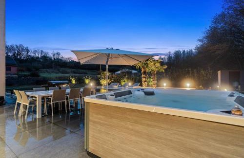 Aubange Villa | Villa Baloo avec piscine et jacuzzi