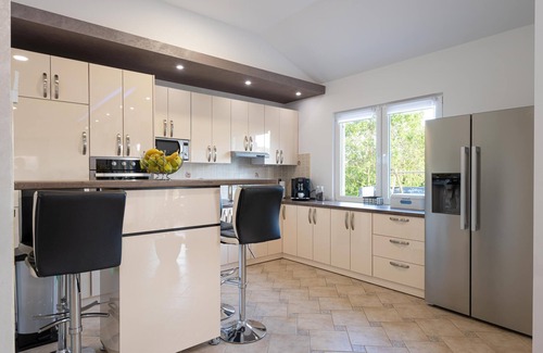 Sosici Villa | Villa Beauty with Heated Pool, Sauna and Hot tub