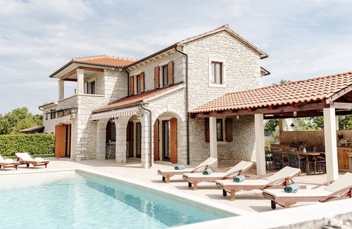 Visnjan Maison | Villa Begonia: Beautiful stone villa with large private pool