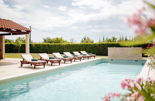 Visnjan Maison | Villa Begonia: Beautiful stone villa with large private pool