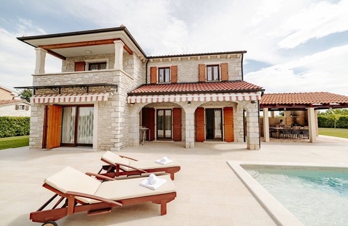 Visnjan Maison | Villa Begonia: Beautiful stone villa with large private pool