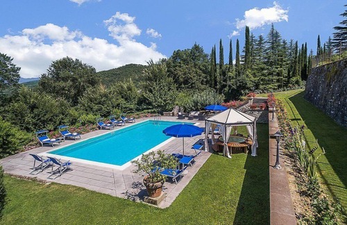 Ripoli Villa | Villa Belgarbo: Une villa de deux étages enchanteur et lumineux situé dans un élégant bâtiment du 18ème siècle.