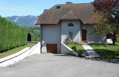 Cuvat Villa | Villa BelleVue, proche Lac Annecy + domaines skiables, cuisine neuve, 4 chambres: 8 per., sauna