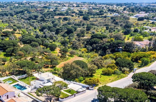 Porches Villa | Villa "Belo Horizonte" avec piscine privée, jardin et Wi-Fi