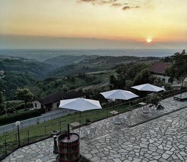 Belvedere Langhe Lit Et Petit-Déjeuner | Villa Belvedere Langhe