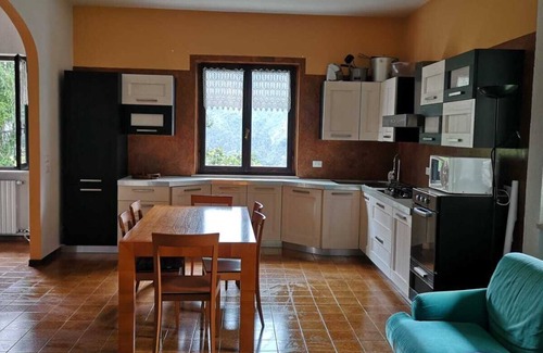 Treviso Bresciano Villa | Villa between mountains and lakes with 14 beds