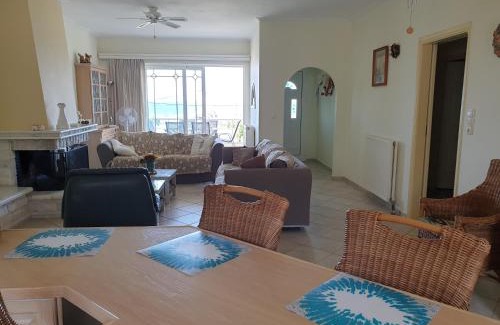 Xylokastro-Evrostina Maison | Villa Bianca