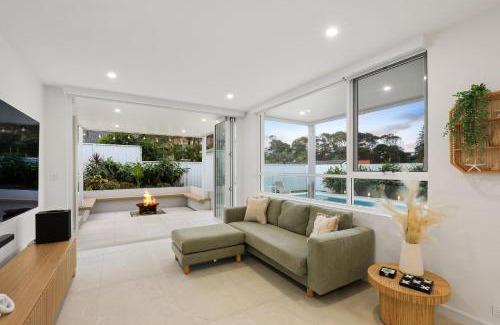 Caves Beach Maison | Villa Bianco