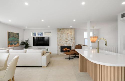 Caves Beach Maison | Villa Bianco