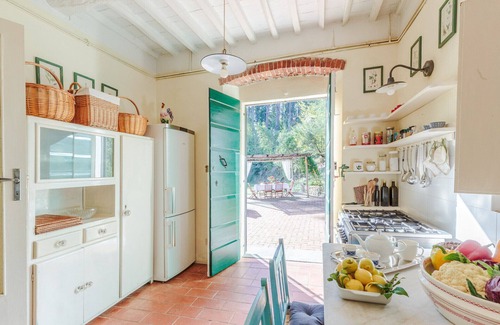 Camaiore Villa | Villa Birdsong, among the Woods in Camaiore