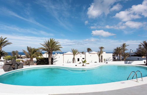 Charco del Palo Appartement | Villa Blanca, FKK Apartment Nr. 1 in Charco del Palo mit Schwimmbad, Meernähe