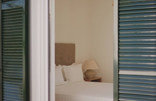 Milos Villa | Villa Boa Esperanca: 4 Beds, Swimming pool & BBQ, Beautiful Sea Views