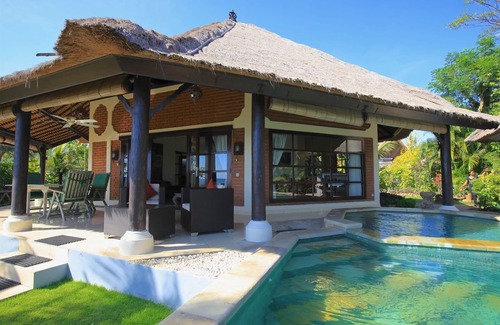 Dencarik Villa | Villa Bundar: luxe sur la plage Villa Avec personnel