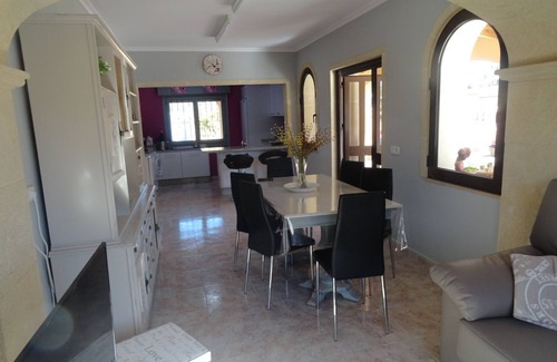 El Tesoro Villa | VILLA plain pied - WIFI, Piscine - air Conditionné- Terrasse- jardin,