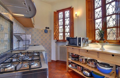 Ponte Agli Stolli Villa | Villa Buonagrazia: Une charmante villa de trois étages dans le style caractéristique de la campagne toscane.
