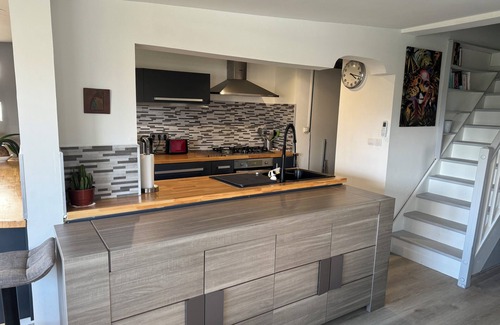 La Saline Les Bains Maison | Villa by the lagoon