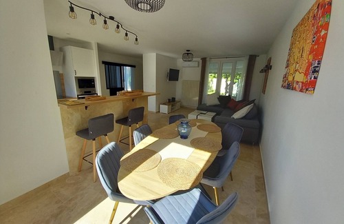 Saint-Paul-les-Fonts Villa | Villa Césarine: propriété de charme avec piscine privée,pool house et dépendance