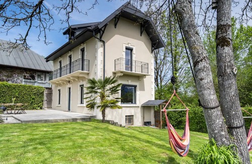 Charvonnex Villa | Villa Côte des Vignes {Annecy 15’ x Genève 30'}
