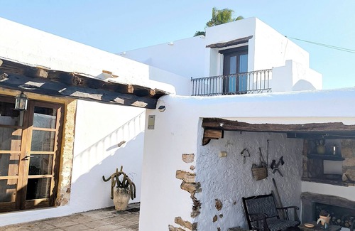 Sant Miquel de Balasant Cottage | Villa Can Pep Frit.